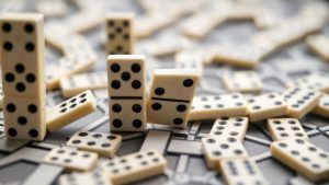 O mică decizie declanșează o reacție în lanț.